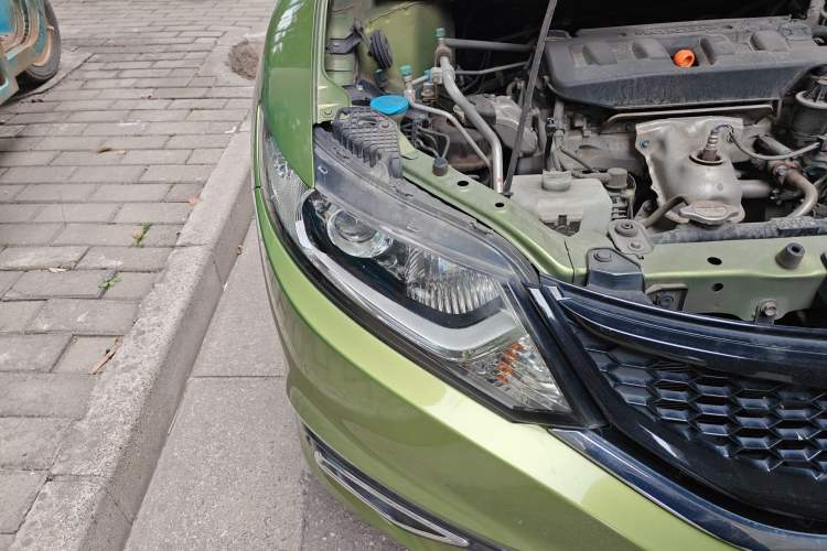 Used Honda Jade 2014 1.8L Automatic Comfort Elite Version 5 Seats Right Front Headlight