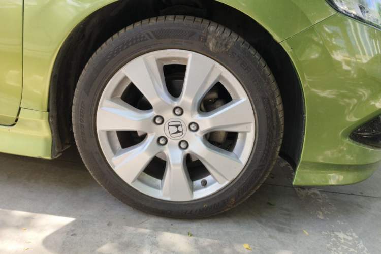 Used Honda Jade 2014 1.8L CVT Luxury Edition 5 seats Right Front Wheel Hub