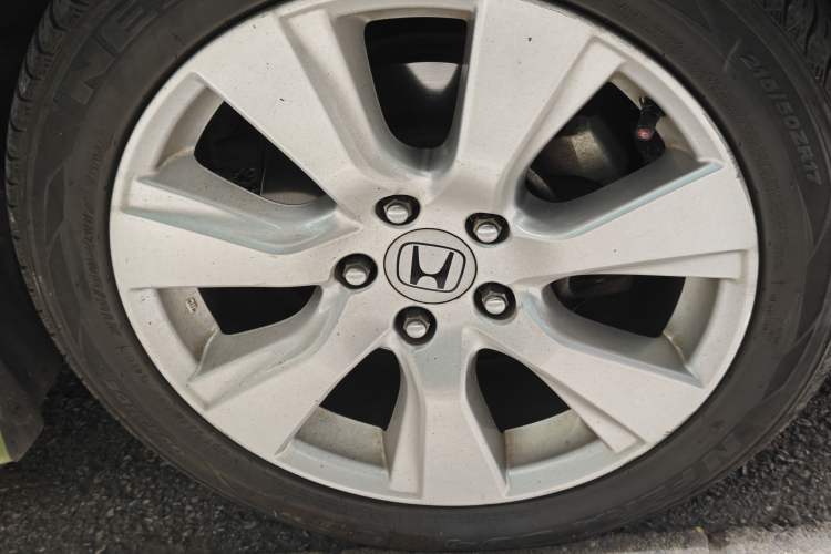 Used Honda Jade 2014 1.8L Automatic Comfort Elite Version 5 Seats Right Front Wheel Hub