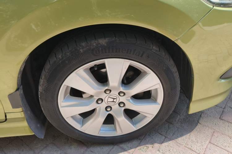 Used Honda Jade 2014 1.8L Automatic Comfort Elite Version 5 Seats Right Front Wheel Hub