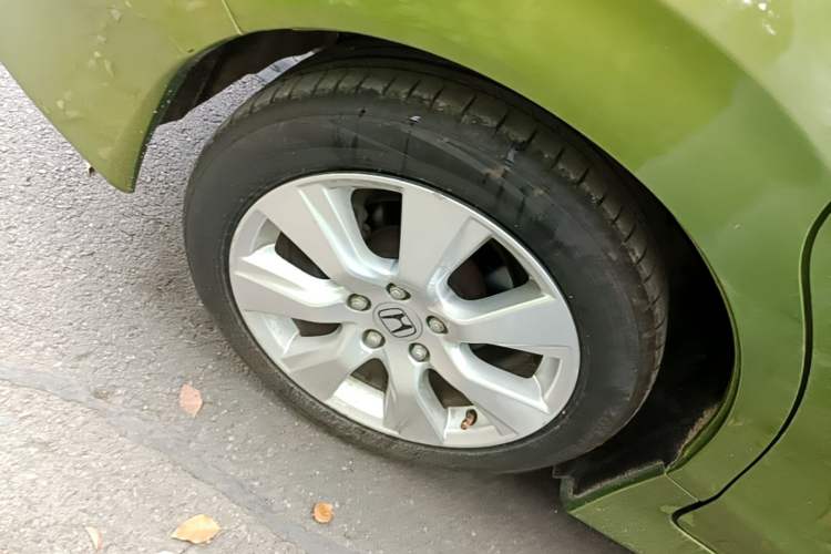 Used Honda Jade 2014 1.8L Automatic Comfort Elite Version 5 Seats Right Rear Wheel Hub