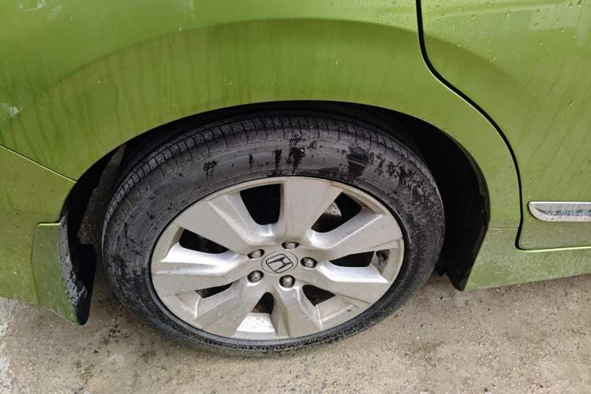 Used Honda Jade 2014 1.8L Automatic Comfort Elite Version 5 Seats Right Rear Wheel Hub