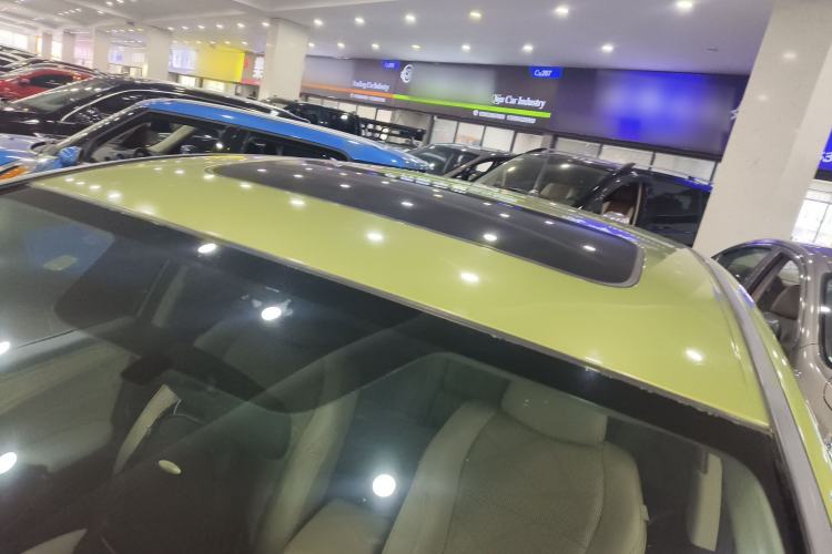 Used Honda Jade 2014 1.8L Automatic Comfort Elite Version 5 Seats Roof