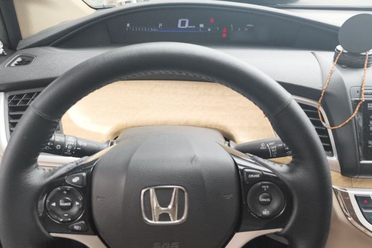 Used Honda Jade 2014 1.8L CVT Luxury Edition 5 seats Steering Wheel