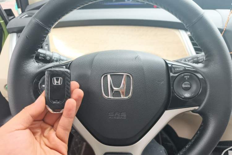 Used Honda Jade 2014 1.8L CVT Luxury Edition 5 seats Vehicle Key