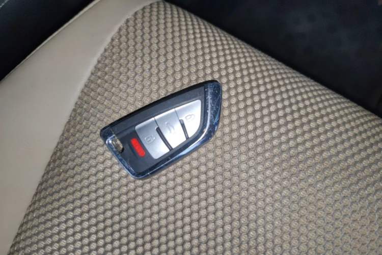 Used Honda Jade 2014 1.8L Automatic Comfort Elite Version 5 Seats Vehicle Key