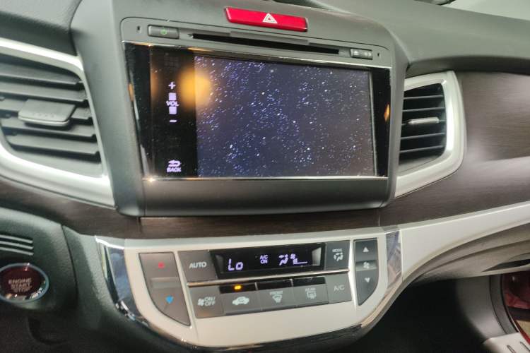 Used Honda Jade 2014 1.8L Automatic Comfort Elite Version 5 Seats Audio And AC Panel