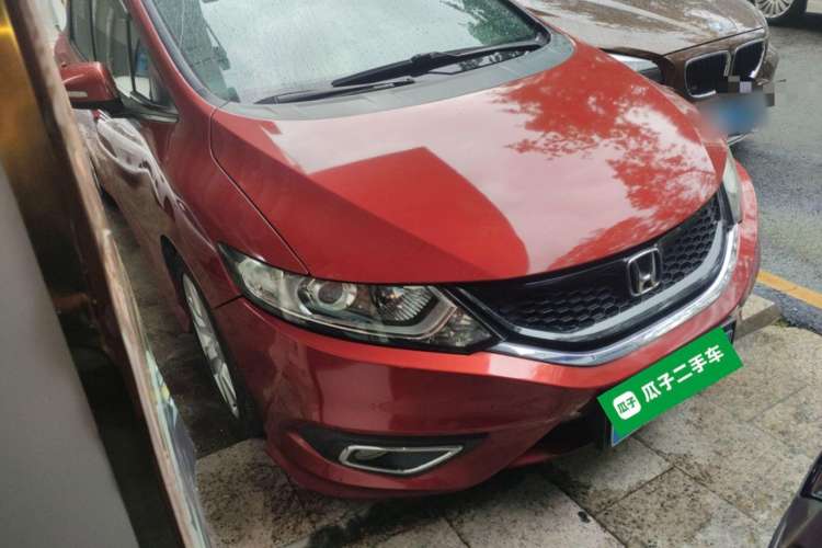 Used Honda Jade 2014 1.8L Automatic Comfort Elite Version 5 Seats Front Right 45 Deg
