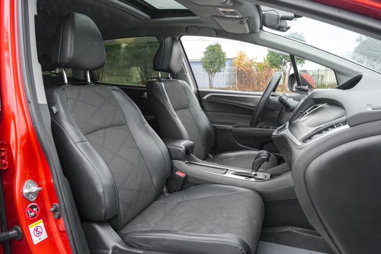 Used Honda Jade 2014 1.8L Automatic Comfort Elite Version 5 Seats Interior 4