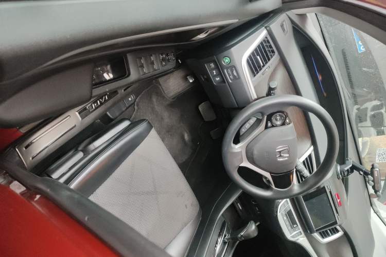 Used Honda Jade 2014 1.8L Automatic Comfort Elite Version 5 Seats Left Front Door Interior