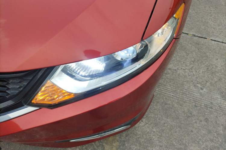 Used Honda Jade 2014 1.8L Automatic Comfort Elite Version 5 Seats Left Front Headlight