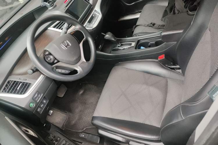 Used Honda Jade 2014 1.8L Automatic Comfort Elite Version 5 Seats Left Front Seat