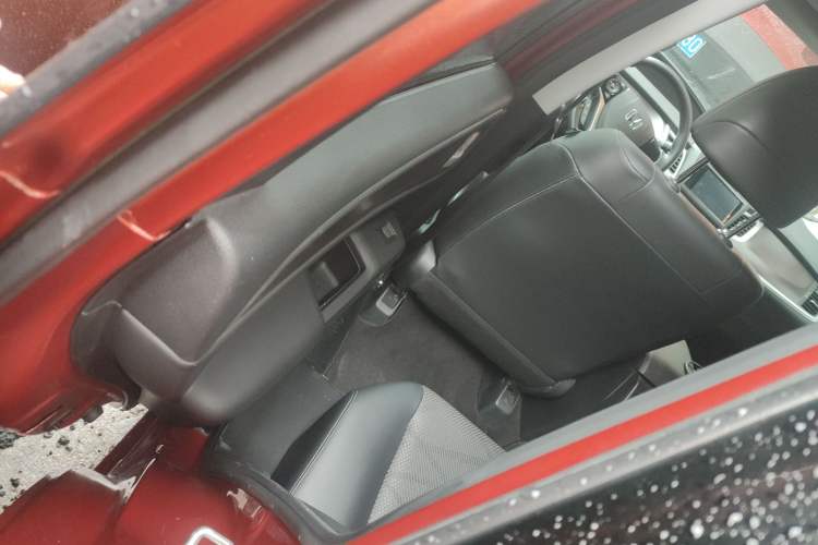 Used Honda Jade 2014 1.8L Automatic Comfort Elite Version 5 Seats Left Rear Door Interior