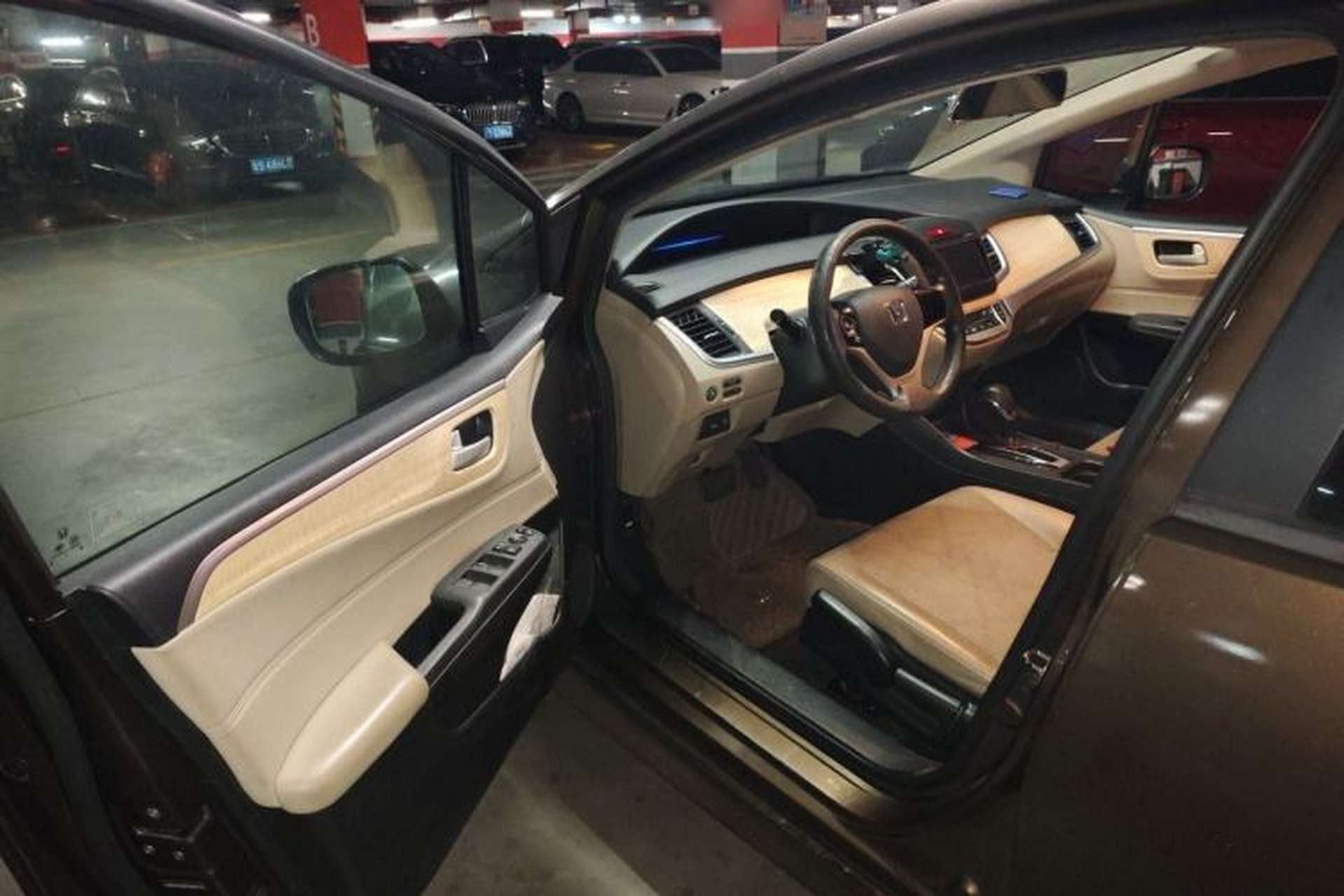 Used Honda Jade 2014 1.8L Automatic Comfort Elite Version 5 Seats Driver Seat