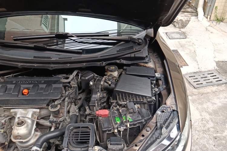 Used Honda Jade 2014 1.8L Automatic Comfort Elite Version 5 Seats Engine Bay Left