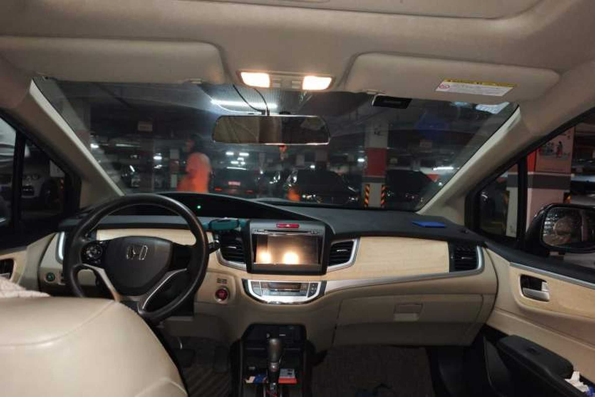 Used Honda Jade 2014 1.8L Automatic Comfort Elite Version 5 Seats Headliner