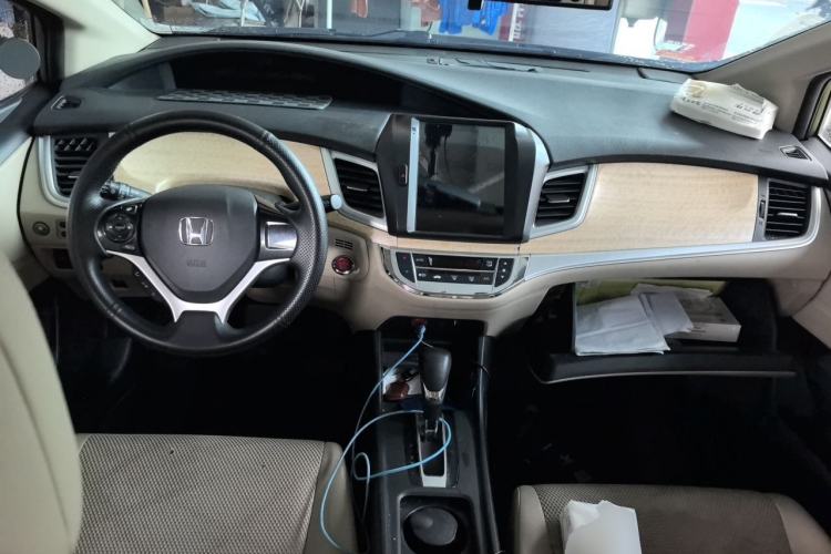 Used Honda Jade 2014 1.8L Automatic Comfort Elite Version 5 Seats Center Console