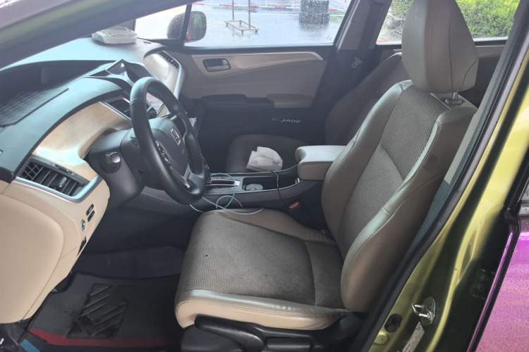 Used Honda Jade 2014 1.8L Automatic Comfort Elite Version 5 Seats Left Front Seat