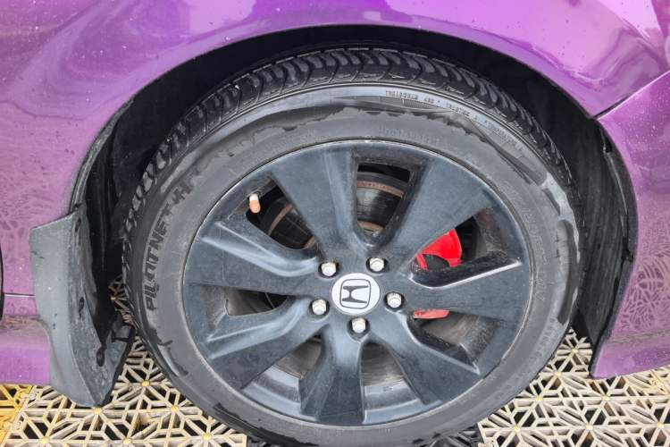 Used Honda Jade 2014 1.8L Automatic Comfort Elite Version 5 Seats Right Front Wheel Hub