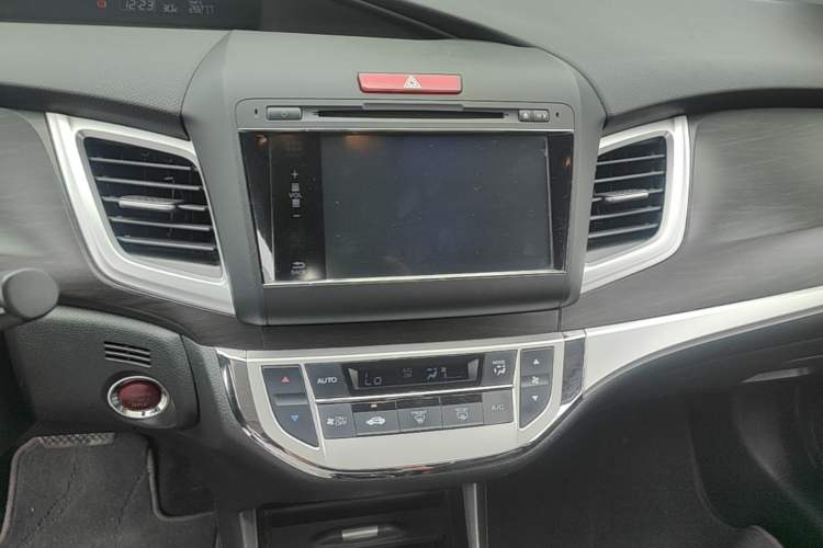 Used Honda Jade 2014 1.8L Automatic Comfort Elite Version 5 Seats Audio And AC Panel