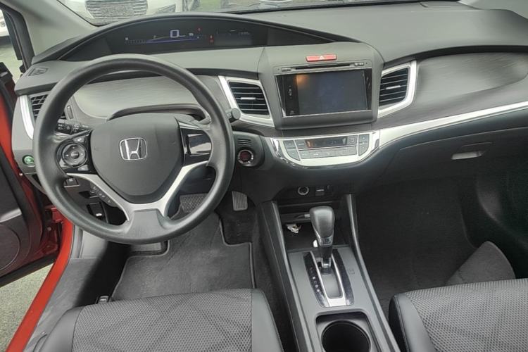 Used Honda Jade 2014 1.8L Automatic Comfort Elite Version 5 Seats Center Console