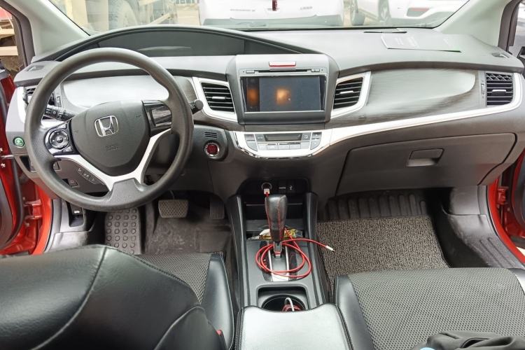 Used Honda Jade 2014 1.8L Automatic Comfort Elite Version 5 Seats Center Console
