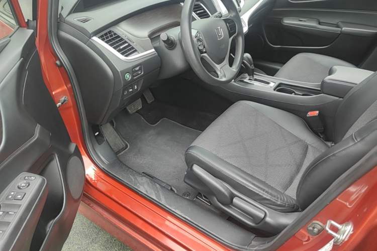 Used Honda Jade 2014 1.8L Automatic Comfort Elite Version 5 Seats Driver Seat