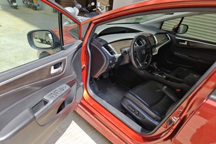 Used Honda Jade 2014 1.8L CVT Luxury Edition 5 seats Driver Seat