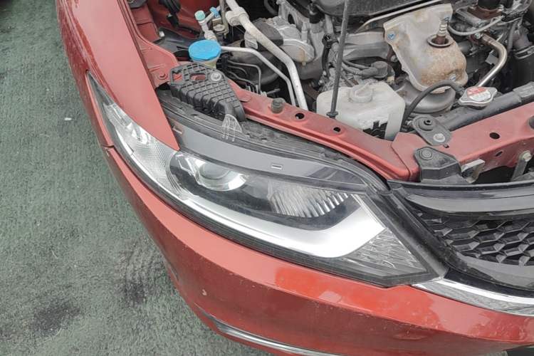 Used Honda Jade 2014 1.8L Automatic Comfort Elite Version 5 Seats Right Front Headlight
