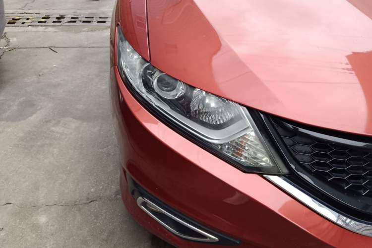 Used Honda Jade 2014 1.8L Automatic Comfort Elite Version 5 Seats Right Front Headlight