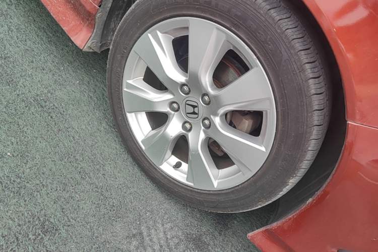 Used Honda Jade 2014 1.8L Automatic Comfort Elite Version 5 Seats Right Front Wheel Hub