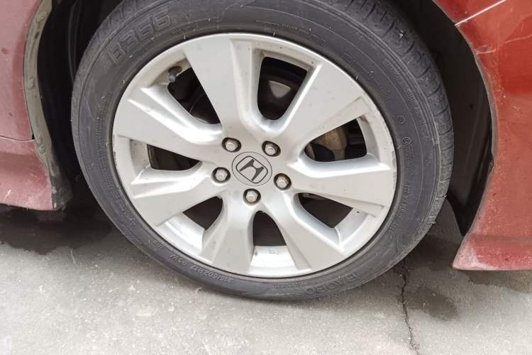 Used Honda Jade 2014 1.8L Automatic Comfort Elite Version 5 Seats Right Front Wheel Hub