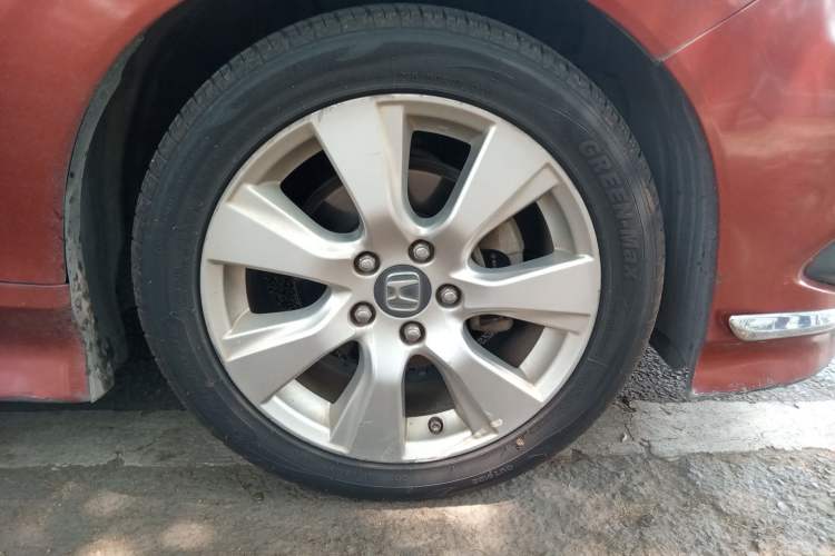Used Honda Jade 2014 1.8L Automatic Comfort Elite Version 5 Seats Right Front Wheel Hub