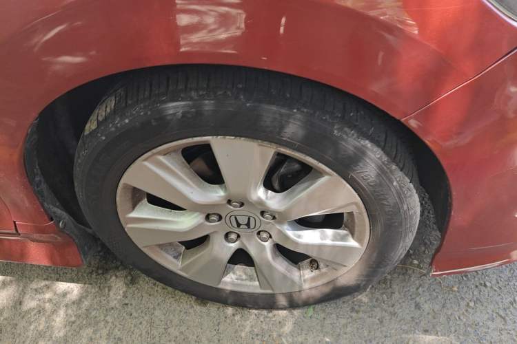 Used Honda Jade 2014 1.8L Automatic Comfort Elite Version 5 Seats Right Front Wheel Hub