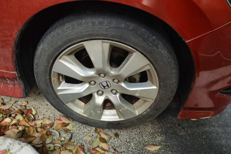 Used Honda Jade 2014 1.8L CVT Luxury Edition 5 seats Right Front Wheel Hub