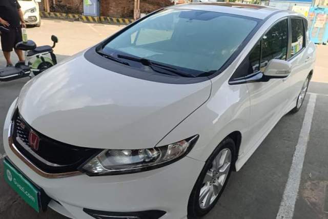 Honda Jade 2014 1.8L Automatic Comfort Elite Version 5 Seats d’occasion