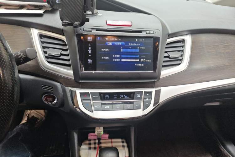 Used Honda Jade 2014 1.8L Automatic Comfort Elite Version 5 Seats Audio And AC Panel
