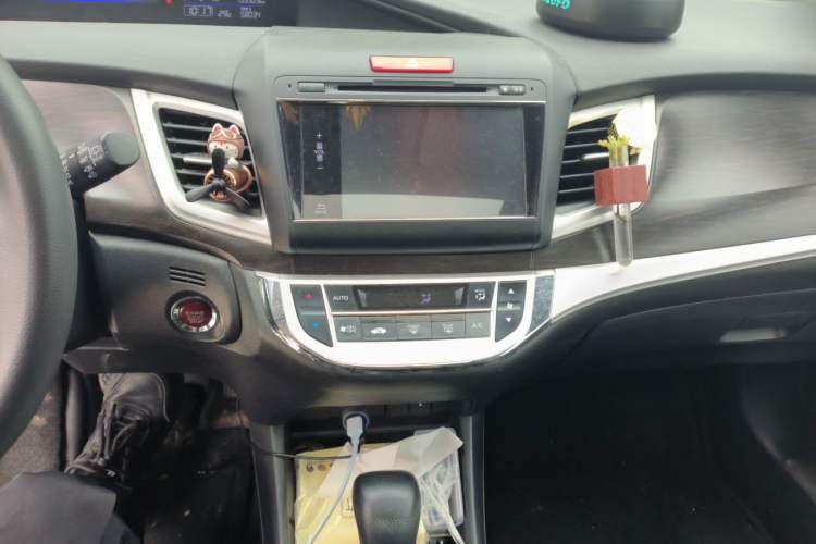 Used Honda Jade 2014 1.8L Automatic Comfort Elite Version 5 Seats Audio And AC Panel