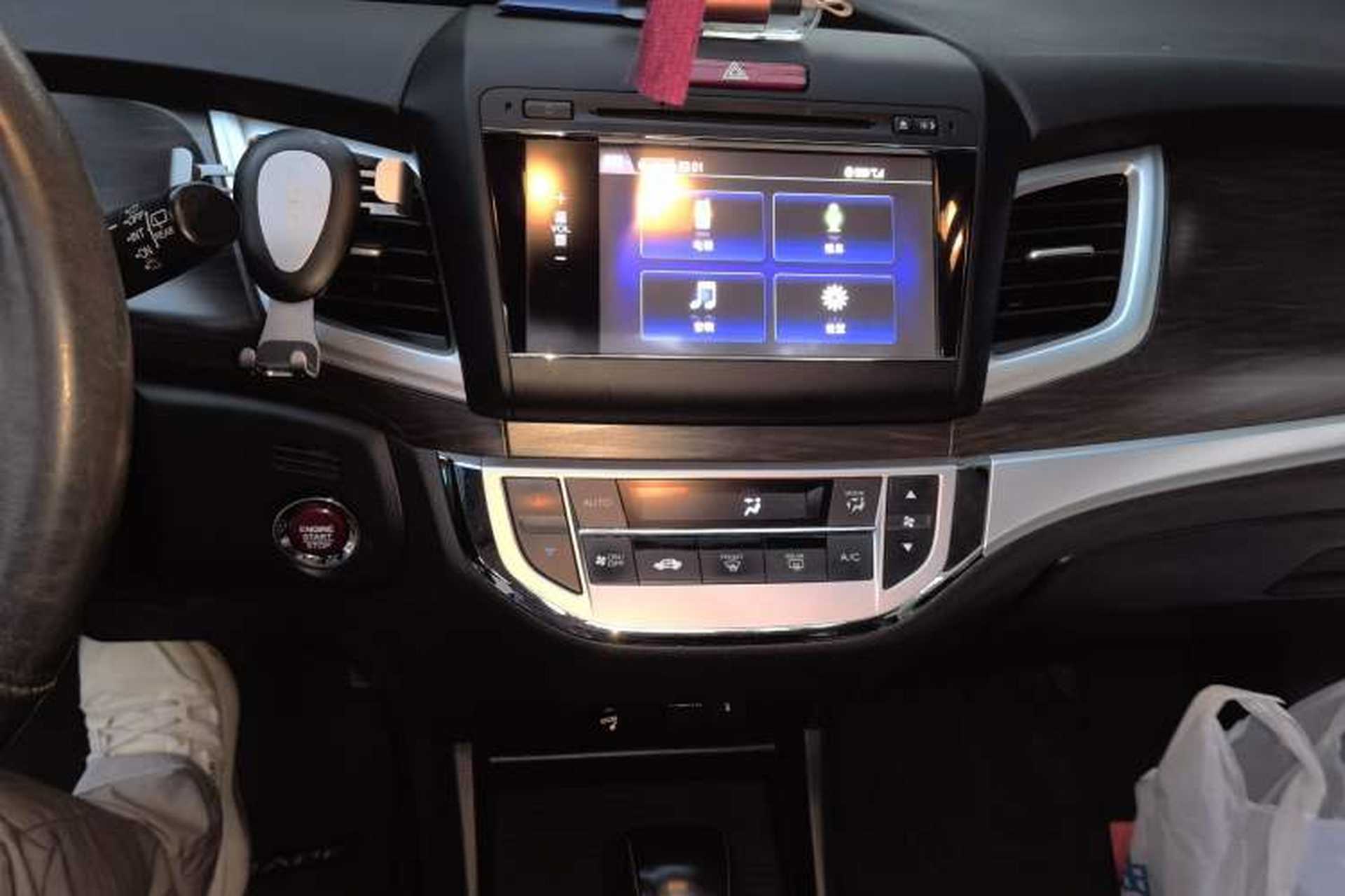 Used Honda Jade 2014 1.8L CVT Luxury Prestige Edition 5 Seats Audio And AC Panel