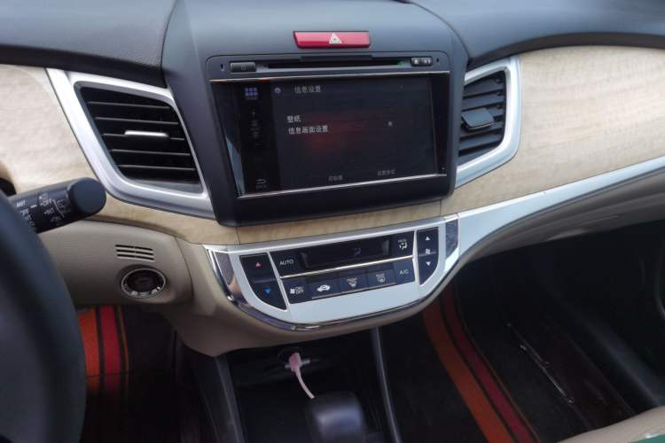 Used Honda Jade 2014 1.8L CVT Luxury Edition 5 seats Audio And AC Panel