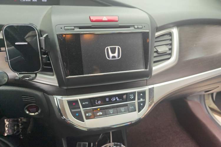 Used Honda Jade 2014 1.8L Automatic Comfort Elite Version 5 Seats Audio And AC Panel