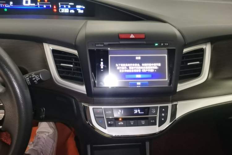 Used Honda Jade 2014 1.8L Automatic Comfort Elite Version 5 Seats Audio And AC Panel
