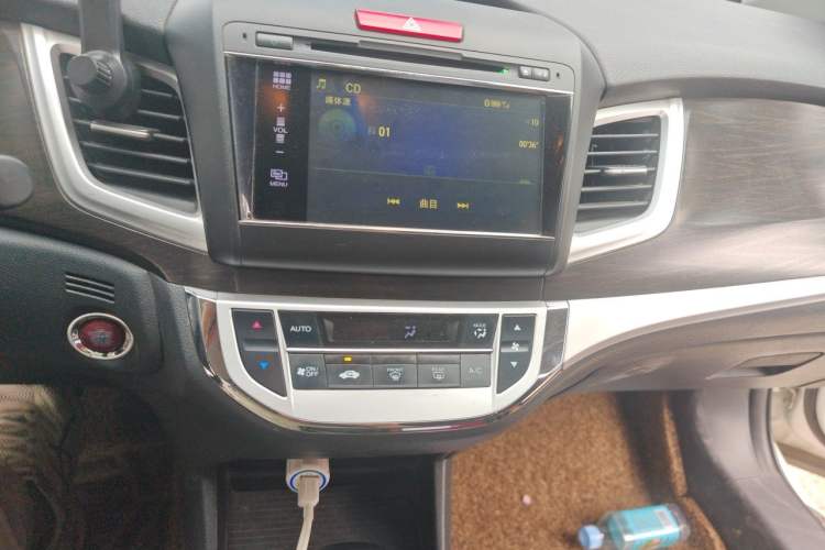 Used Honda Jade 2014 1.8L Automatic Comfort Elite Version 5 Seats Audio And AC Panel