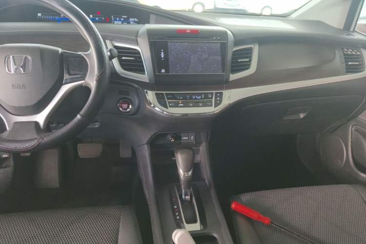 Used Honda Jade 2014 1.8L Automatic Comfort Elite Version 5 Seats Audio And AC Panel