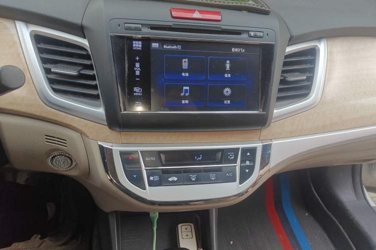 Used Honda Jade 2014 1.8L Automatic Comfort Elite Version 5 Seats Audio And AC Panel