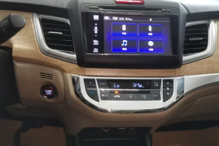 Used Honda Jade 2014 1.8L Automatic Comfort Elite Version 5 Seats Audio And AC Panel