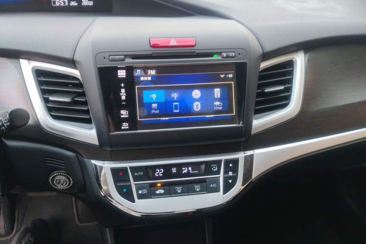 Used Honda Jade 2014 1.8L Automatic Comfort Elite Version 5 Seats Audio And AC Panel