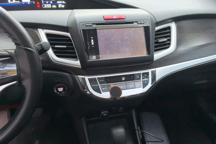 Used Honda Jade 2014 1.8L Automatic Comfort Elite Version 5 Seats Audio And AC Panel