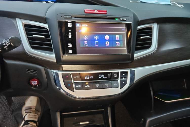 Used Honda Jade 2014 1.8L Automatic Comfort Elite Version 5 Seats Audio And AC Panel