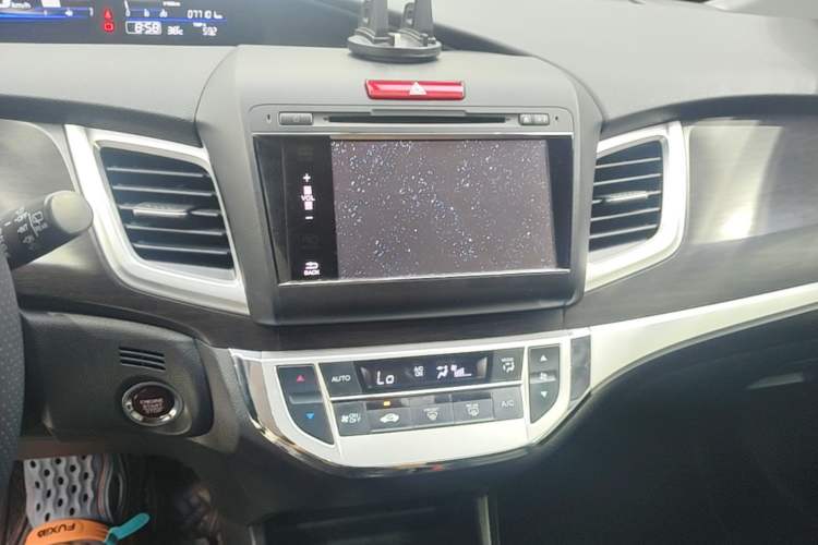 Used Honda Jade 2014 1.8L CVT Luxury Edition 5 seats Audio And AC Panel